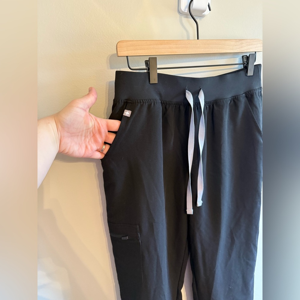 Figs • High Waisted Black Zamora Jogger Medical Scrub Pant Office Nurse Sz Med - Picture 5 of 14
